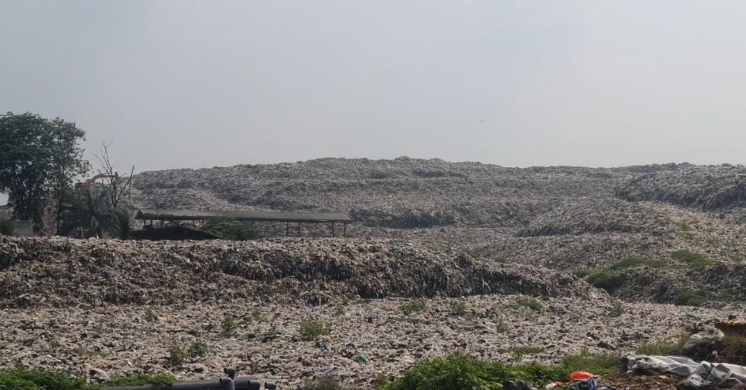 Gunung sampah TPA Rawa Kucing, Kota Tangerang